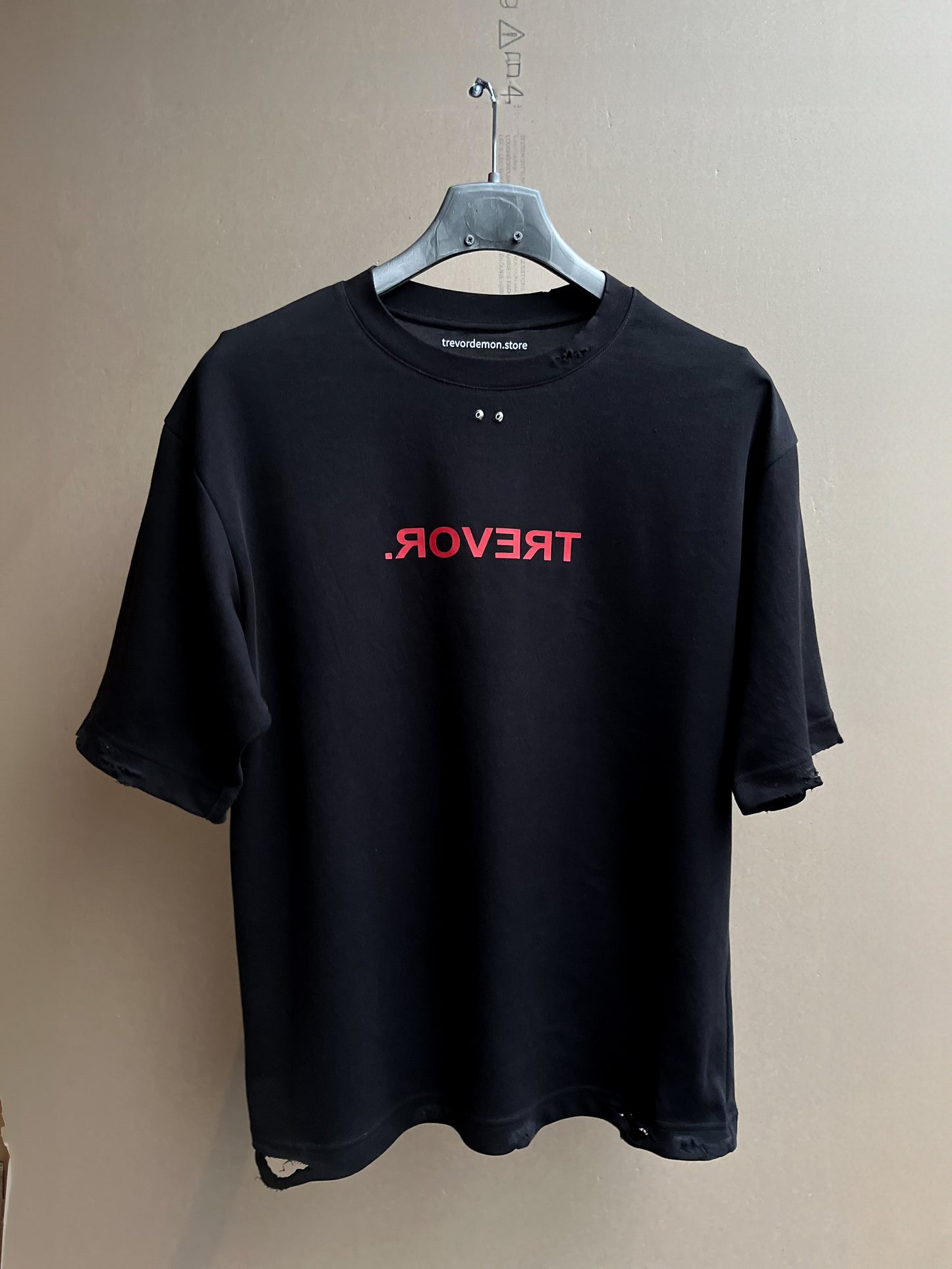 TREVOR REVERSE STUD TEE (SOLD OUT)
